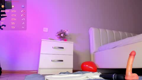 Snapshot of clarity_yumi chatting on 12-19-25, 03:52 Yumi online show from 12-19-25, 03:52