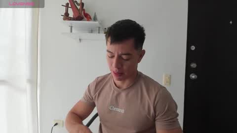 Snapshot of clark_bostom chatting on 10-14-25, 03:46 clark online show from 10-14-25, 03:46