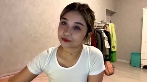 Lara online show from 10-29-25, 06:09