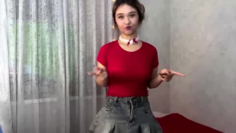 Lara online show from 11-25-25, 06:41