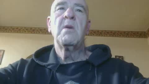 Snapshot of classic_rock_and_oldies chatting on 05-13-26, 09:28 Pizza online show from 05-13-26, 09:28