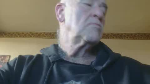 Snapshot of classic_rock_and_oldies chatting on 05-14-26, 09:16 Pizza online show from 05-14-26, 09:16