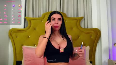 Snapshot of classybarby__ chatting on 06-10-26, 02:12 Velma online show from 06-10-26, 02:12