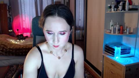 classyinna online show from 12-15-25, 06:17