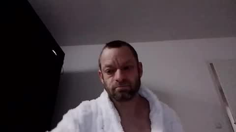 Snapshot of clausenflorian880 chatting on 12-14-25, 10:42 Florian online show from 12-14-25, 10:42