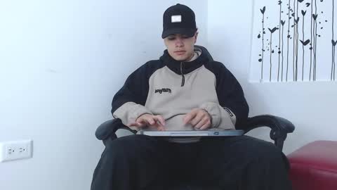    online show from 03-04-25, 03:59