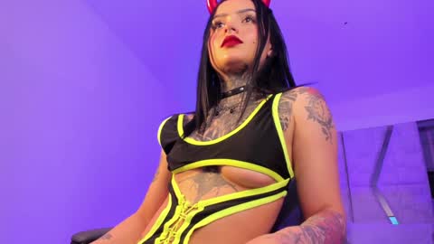 Snapshot of cleeoadams_ chatting on 02-04-25, 07:29 Cleo Adams online show from 02-04-25, 07:29