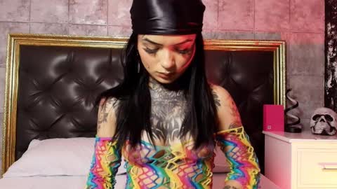 Snapshot of cleeoadams_ chatting on 02-18-25, 04:48 Cleo Adams online show from 02-18-25, 04:48