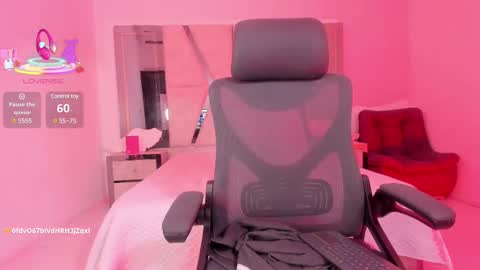 Snapshot of cleeoadams_ chatting on 03-12-25, 10:59 Cleo Adams online show from 03-12-25, 10:59