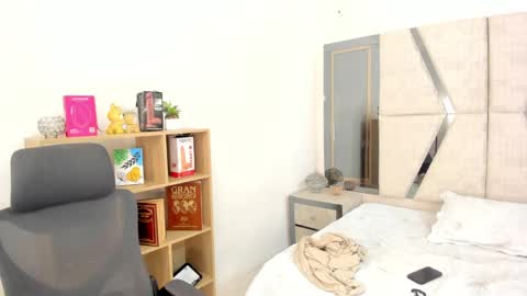 Snapshot of cleeoadams_ chatting on 09-16-25, 04:13 Cleo Adams online show from 09-16-25, 04:13