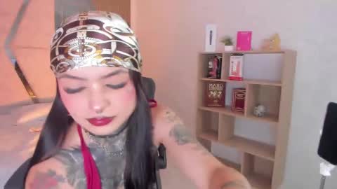 Snapshot of cleeoadams_ chatting on 09-24-25, 04:27 Cleo Adams online show from 09-24-25, 04:27