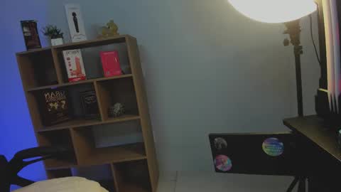 Snapshot of cleeoadams_ chatting on 09-27-25, 04:17 Cleo Adams online show from 09-27-25, 04:17