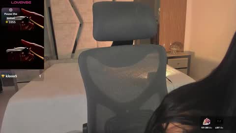 Snapshot of cleeoadams_ chatting on 10-03-25, 05:26 Cleo Adams online show from 10-03-25, 05:26