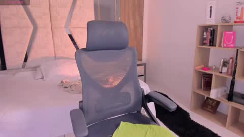 Snapshot of cleeoadams_ chatting on 11-09-25, 05:39 Cleo Adams online show from 11-09-25, 05:39