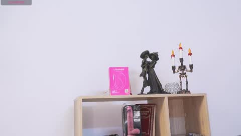 Snapshot of cleeoadams_ chatting on 11-20-25, 04:56 Cleo Adams online show from 11-20-25, 04:56