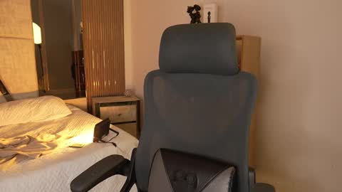 Snapshot of cleeoadams_ chatting on 12-03-25, 04:42 Cleo Adams online show from 12-03-25, 04:42