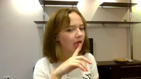 Snapshot of clementinaaures chatting on 11-07-25, 12:05 clementinaaures online show from 11-07-25, 12:05