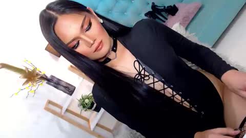 Snapshot of cleofex chatting on 11-07-25, 10:21 Cleo online show from 11-07-25, 10:21