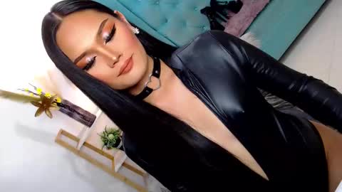 Snapshot of cleofex chatting on 11-20-25, 12:22 Cleo online show from 11-20-25, 12:22