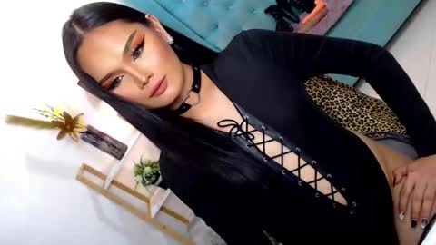 Snapshot of cleofex chatting on 11-26-25, 12:44 Cleo online show from 11-26-25, 12:44