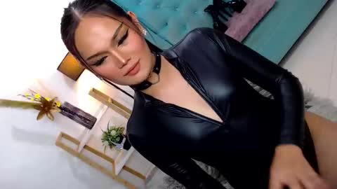 Snapshot of cleofex chatting on 11-29-25, 11:52 Cleo online show from 11-29-25, 11:52