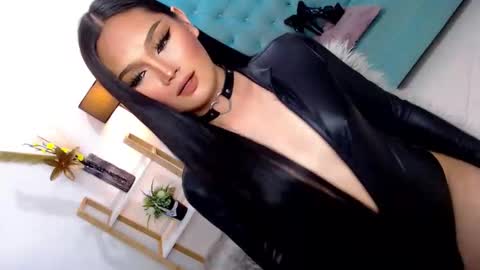 Snapshot of cleofex chatting on 11-30-25, 11:42 Cleo online show from 11-30-25, 11:42