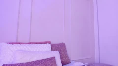 . Cleo Jhonson . online show from 01-11-25, 07:49