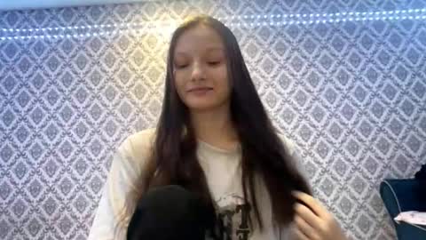 Snapshot of cleotilderinde chatting on 12-02-25, 04:13 Cleo online show from 12-02-25, 04:13