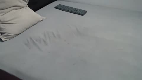 Snapshot of click87 chatting on 02-10-25, 09:47 John online show from 02-10-25, 09:47