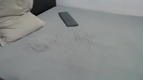 Snapshot of click87 chatting on 03-05-25, 10:11 John online show from 03-05-25, 10:11