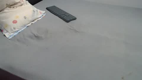 Snapshot of click87 chatting on 03-11-25, 07:04 John online show from 03-11-25, 07:04