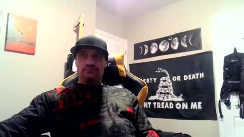 Snapshot of clintwood12 chatting on 12-25-24, 07:35 chad online show from 12-25-24, 07:35