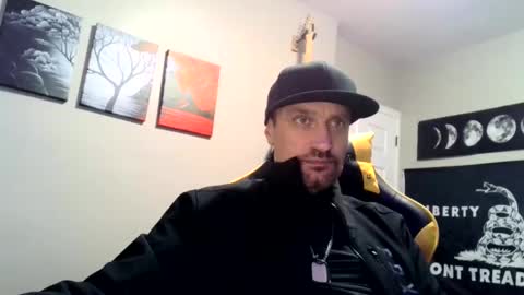 Snapshot of clintwood12 chatting on 12-31-24, 09:10 chad online show from 12-31-24, 09:10