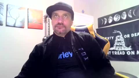 Snapshot of clintwood12 chatting on 01-03-25, 09:47 chad online show from 01-03-25, 09:47