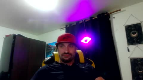 Snapshot of clintwood12 chatting on 11-02-25, 06:05 chad online show from 11-02-25, 06:05