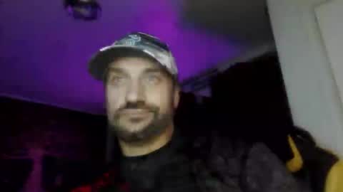 Snapshot of clintwood12 chatting on 11-25-25, 05:07 chad online show from 11-25-25, 05:07