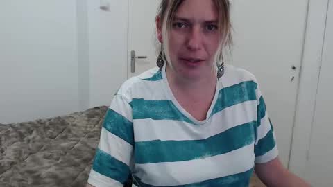 Syl  online show from 12-22-25, 10:18