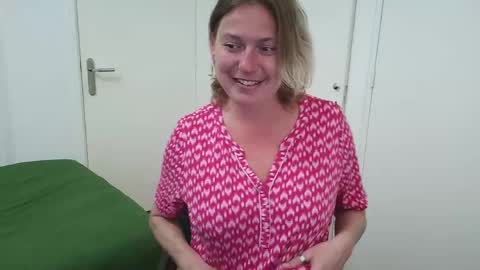 Syl  online show from 04-10-26, 02:00