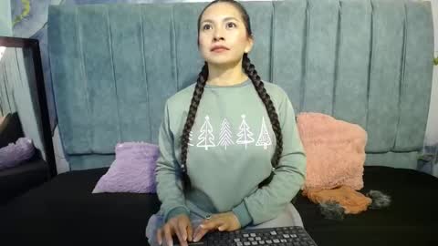 Snapshot of cloe16_ chatting on 12-01-25, 02:38 Cloe online show from 12-01-25, 02:38