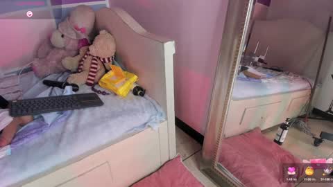 Snapshot of cloe_leeee chatting on 12-12-24, 06:47 Cloe Leeee online show from 12-12-24, 06:47