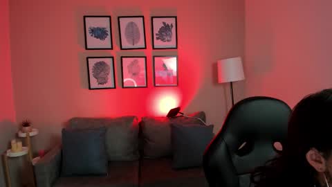 Cloe  online show from 10-05-25, 01:48