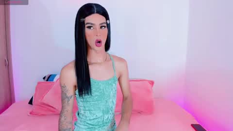 CLOE REMINTON online show from 02-05-25, 02:08