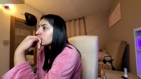 Snapshot of cloe_small08 chatting on 12-18-25, 03:12 cloe small online show from 12-18-25, 03:12