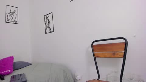 cloe online show from 02-20-25, 08:47