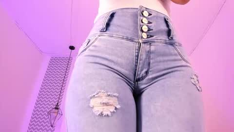 cloe online show from 12-22-25, 09:34