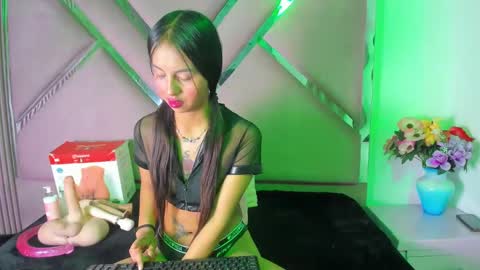 CloeMorenti  online show from 11-12-25, 01:11