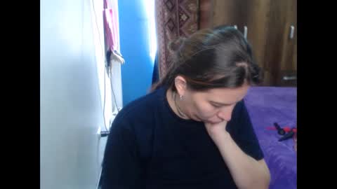 Snapshot of cloepregnant25 chatting on 02-02-26, 05:11 cloepregnant25 online show from 02-02-26, 05:11