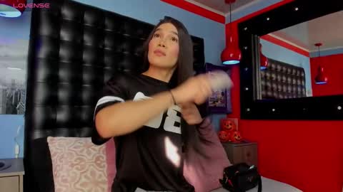 Snapshot of cloerodriguez chatting on 10-29-25, 09:05 ---Cloe--- online show from 10-29-25, 09:05