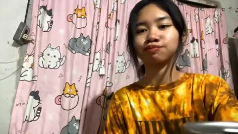 Mikki online show from 05-18-26, 09:15