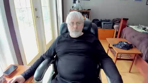 cloudalert62 online show from 11-28-25, 06:54